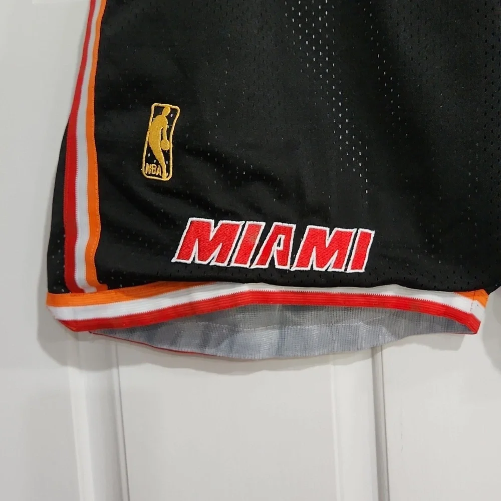Vintage 1986 Nike Authentic NBA MIAMI HEAT Basketball Shorts Size XXL